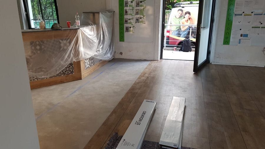400m² Projekt: Kombination aus professioneller Bodenbeschichtung und Vinyl-Designboden-02
