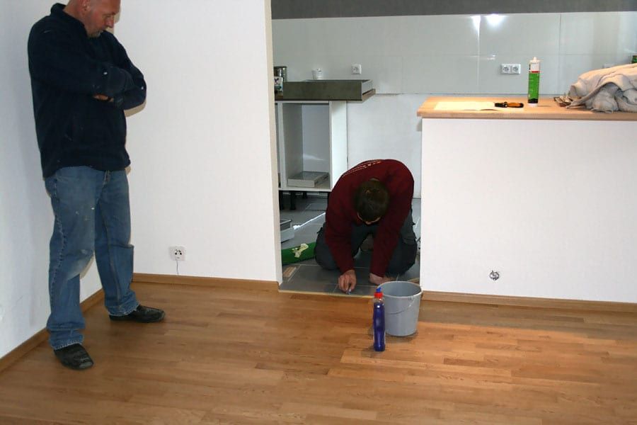 Renovierung einer Wohnung mit 3-Schicht Fertigparkett in Eiche Natur lackiert