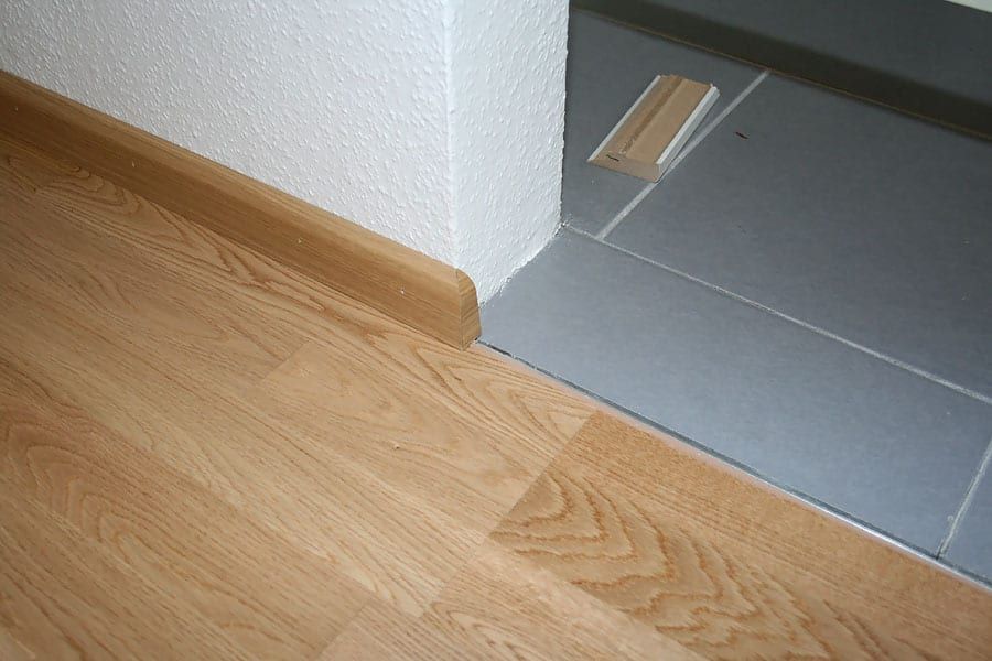 Renovierung einer Wohnung mit 3-Schicht Fertigparkett in Eiche Natur lackiert
