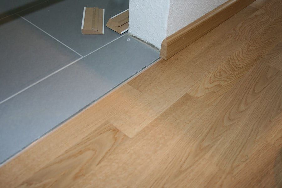 Renovierung einer Wohnung mit 3-Schicht Fertigparkett in Eiche Natur lackiert