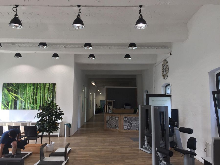 400m² Projekt: Kombination aus professioneller Bodenbeschichtung und Vinyl-Designboden-08