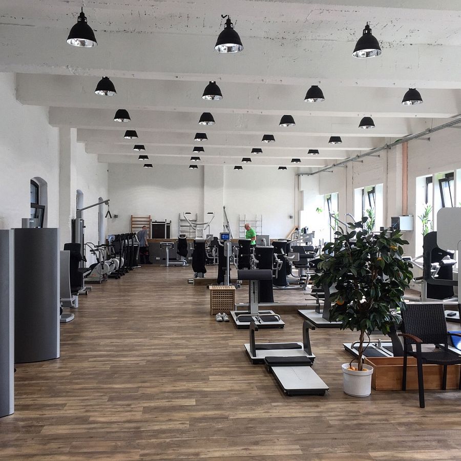 400m² Projekt: Kombination aus professioneller Bodenbeschichtung und Vinyl-Designboden-10