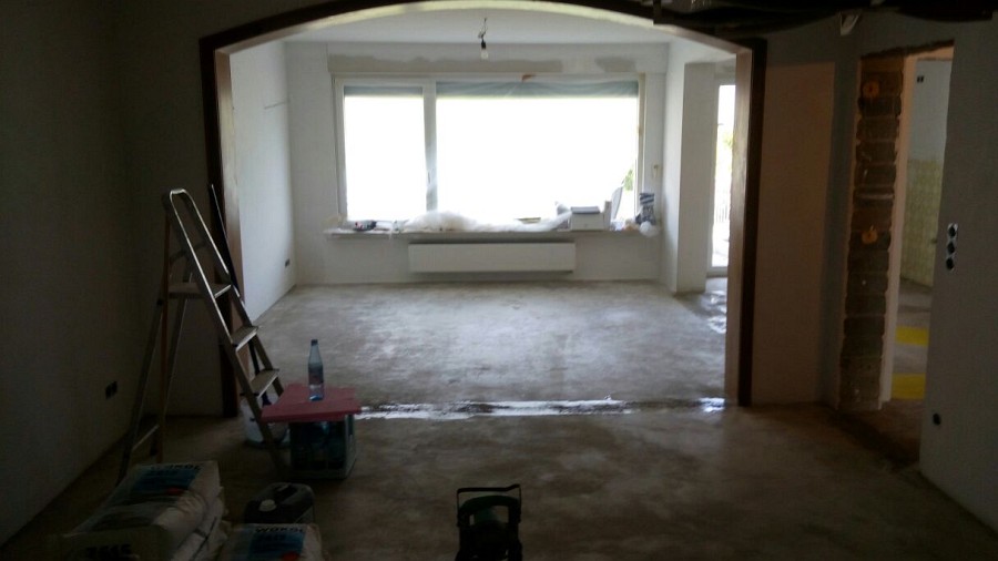 Umfangreiche Estrichinstandsetzung und Verlegung von Vinyl-Designboden im XL-Landhausdielenformat-03