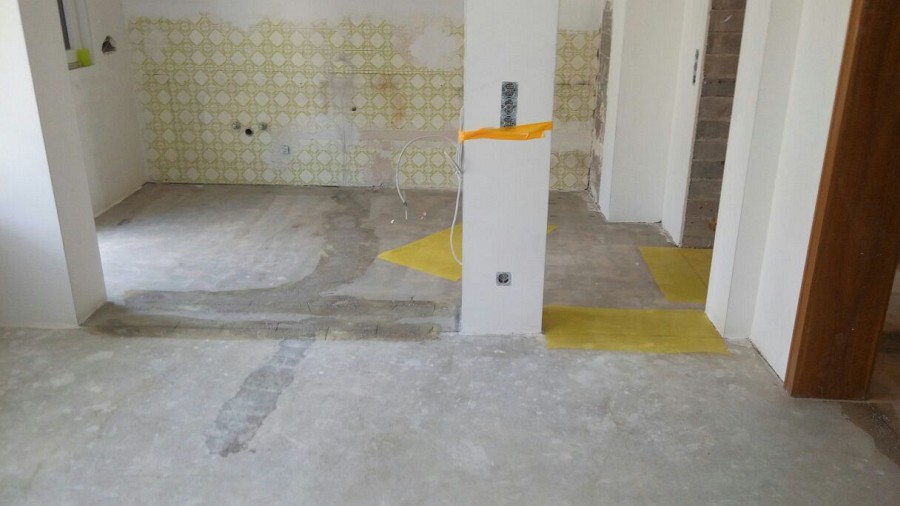 Umfangreiche Estrichinstandsetzung und Verlegung von Vinyl-Designboden im XL-Landhausdielenformat-05