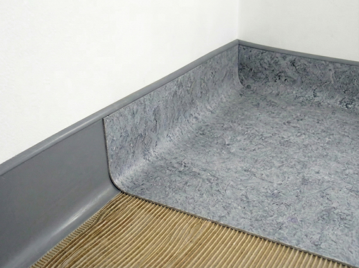 Hohlkehlensockel für hygienische Wand-Boden-Verbindung