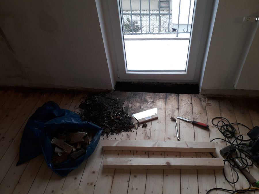 Professionelle Parkett-Aufarbeitung: Eiche Massivparkett und Holzdielen geschliffen, antikfarbig geölt und lackiert-01