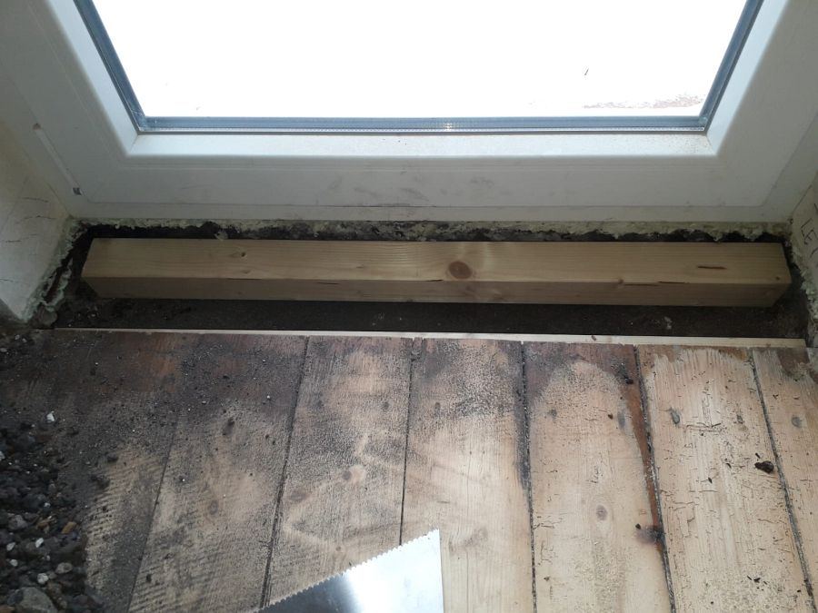 Professionelle Parkett-Aufarbeitung: Eiche Massivparkett und Holzdielen geschliffen, antikfarbig geölt und lackiert-02