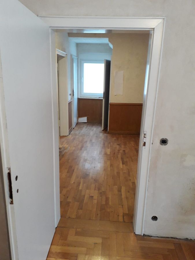 Professionelle Parkett-Aufarbeitung: Eiche Massivparkett und Holzdielen geschliffen, antikfarbig geölt und lackiert-07