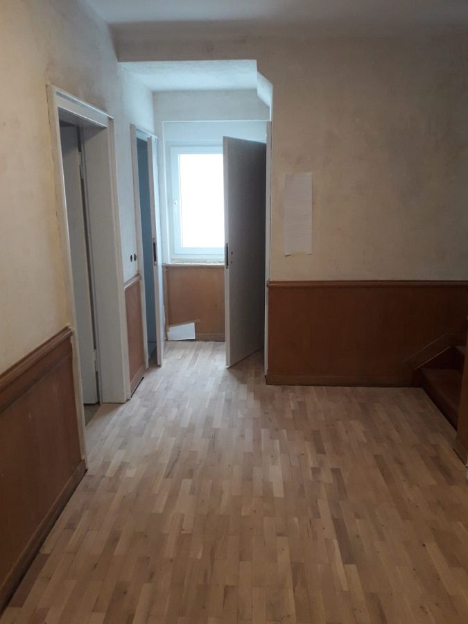 Professionelle Parkett-Aufarbeitung: Eiche Massivparkett und Holzdielen geschliffen, antikfarbig geölt und lackiert-09