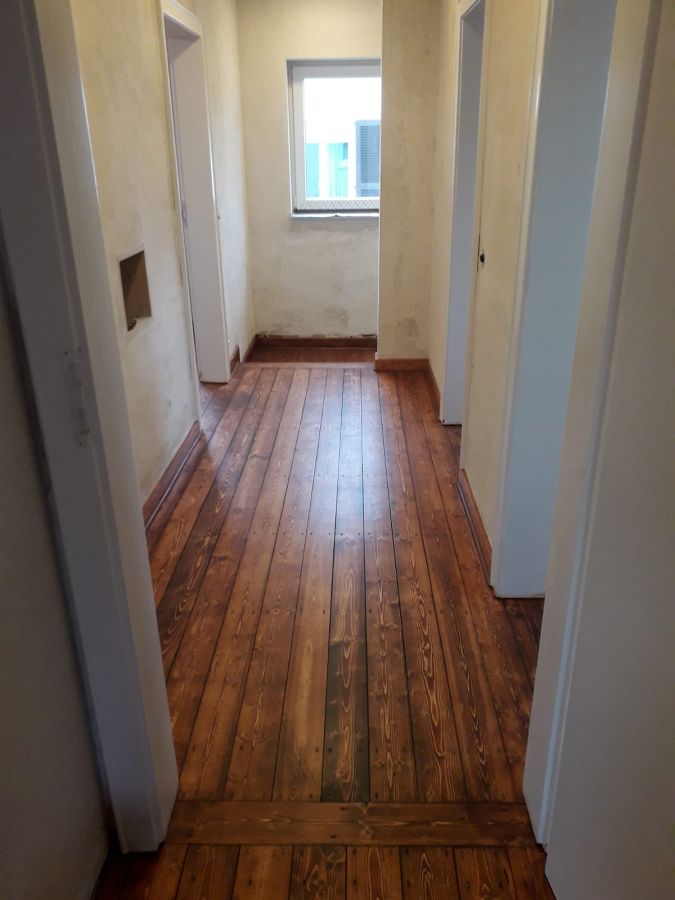 Professionelle Parkett-Aufarbeitung: Eiche Massivparkett und Holzdielen geschliffen, antikfarbig geölt und lackiert-21