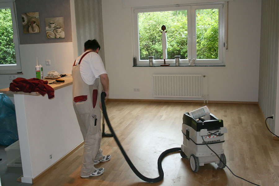 Renovierung einer Wohnung mit 3-Schicht Fertigparkett in Eiche Natur lackiert