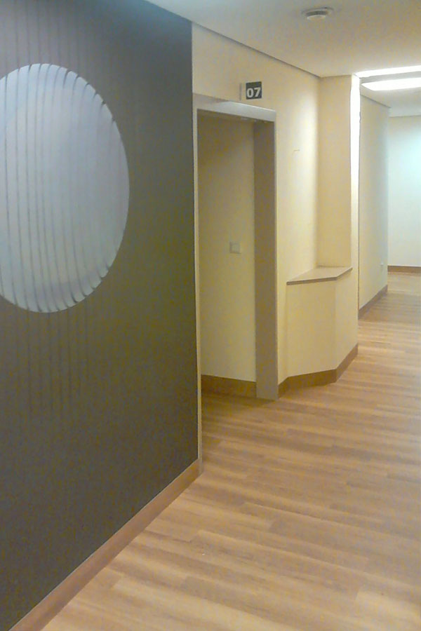 Kliniksauberkeit & Optik: Nadelfilz- und PVC-Sanierung nach Wasserschaden in der Rehaklinik-06